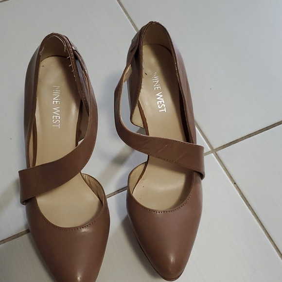 Brown heels size 6 - Picture 1 of 3